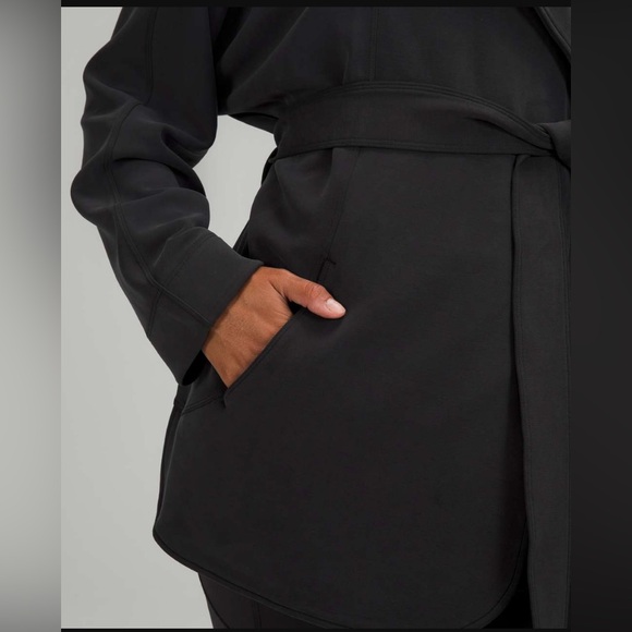 Lululemon Softstreme Belted Wrap size XL/XXL. Black. Worn once.Perfect condition - Picture 3 of 9